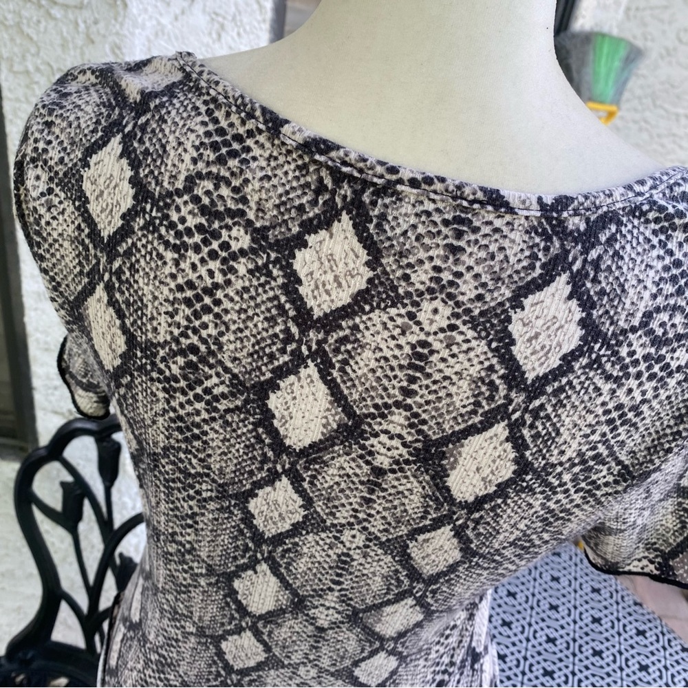 Fashion Nova Snake Scale Middle Tie Ruched Top Blouse - Picture 8 of 8
